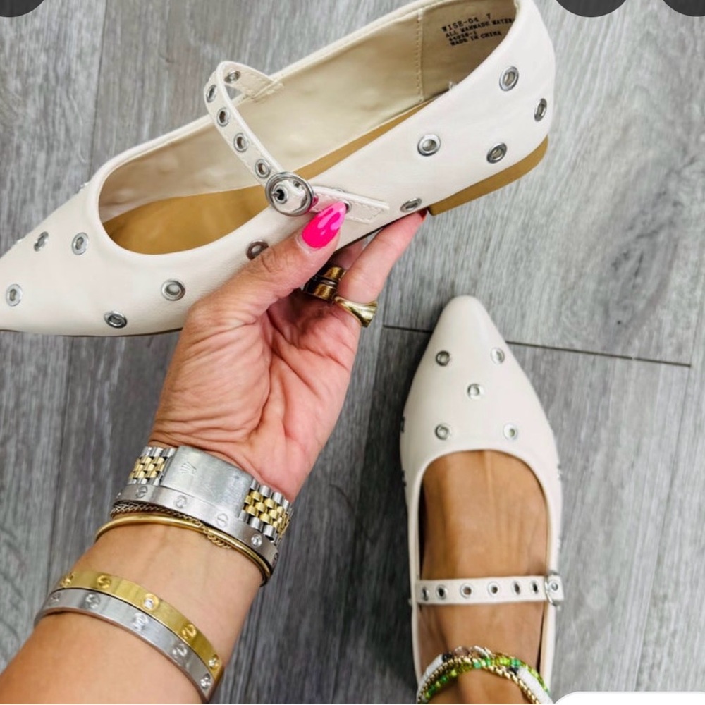 BAMBOO Cream Flats with Silver Studs so